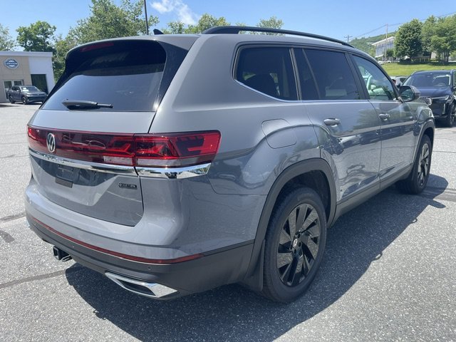 New 2026 Pure Gray Volkswagen 2.0T SE W/TECHNOLOGY image 3