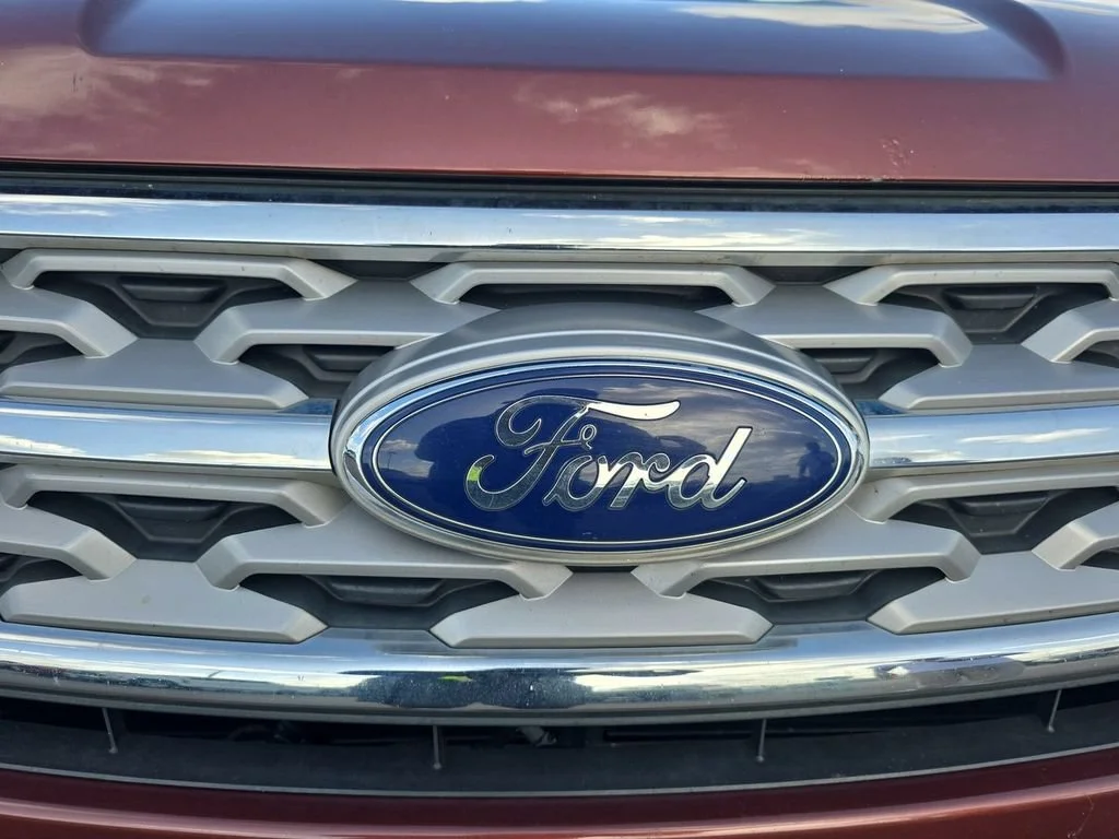 Used 2018 Red Ford Limited image 37