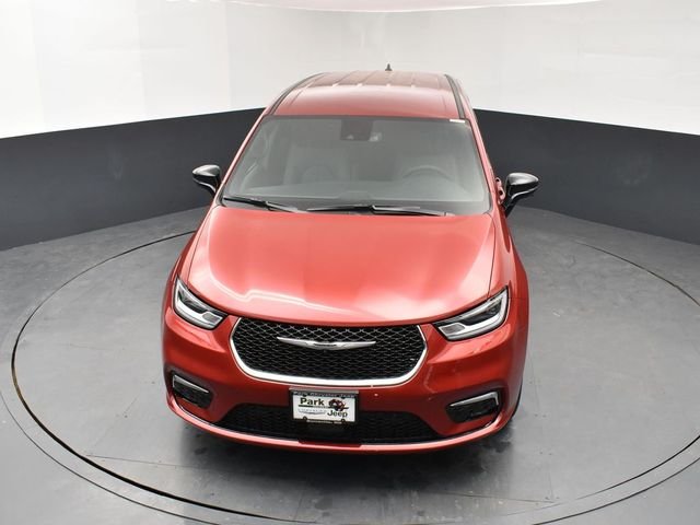 New 2026 Red Hot Pearl-Coat Exterior Paint Chrysler Select image 14