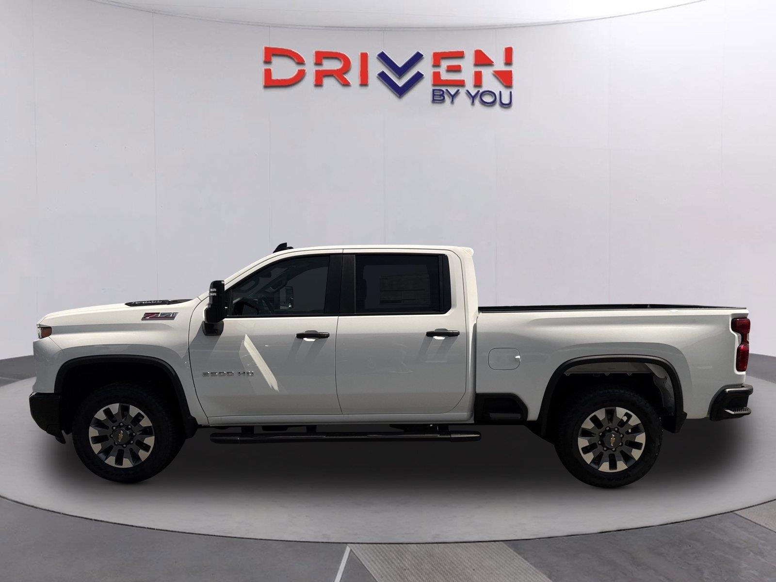 New 2026 Summit White Chevrolet Custom image 7