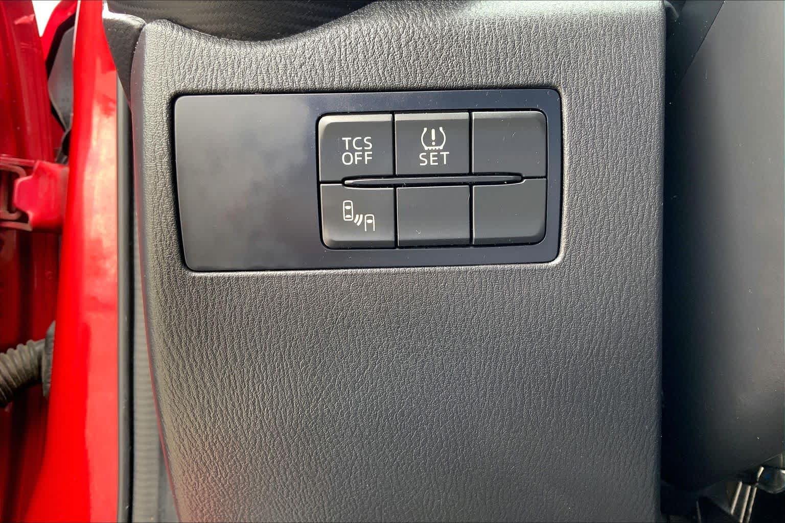 Used 2016 Soul Red Metallic Mazda Grand Touring image 33