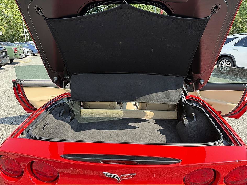 Used 2005 Victory Red Chevrolet Base image 21