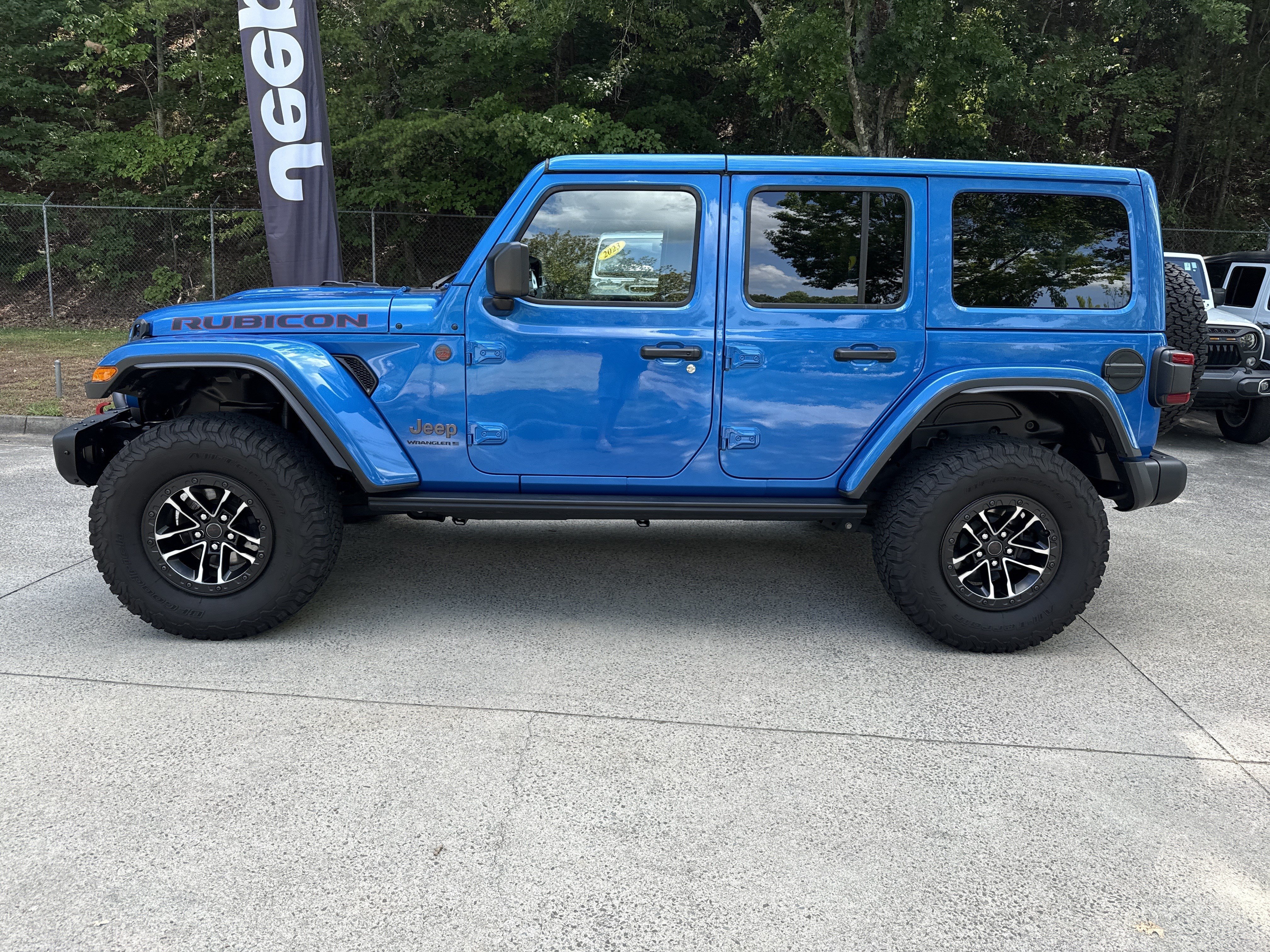 Used 2024 Hydro Blue Pearlcoat Jeep Rubicon X image 4