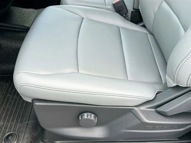 New 2026 Oxford White Ford XL image 13