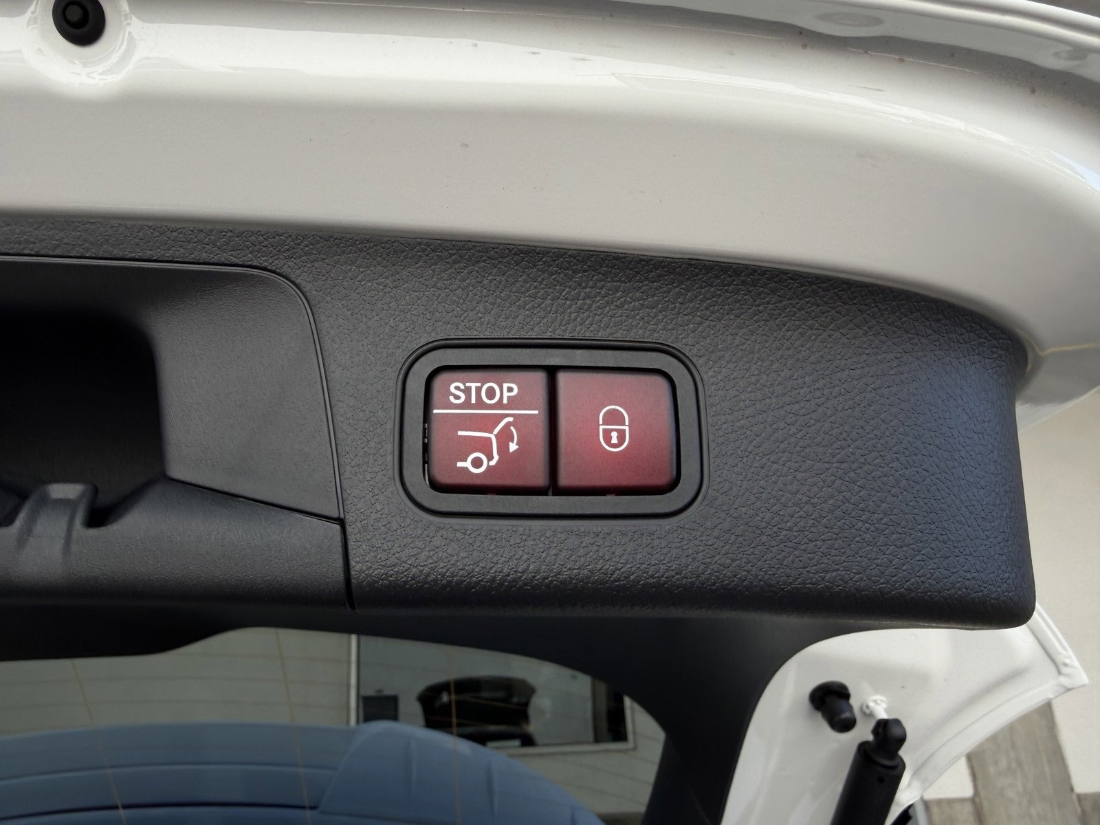 New 2026 Polar White Mercedes-Benz GLA 250 image 46