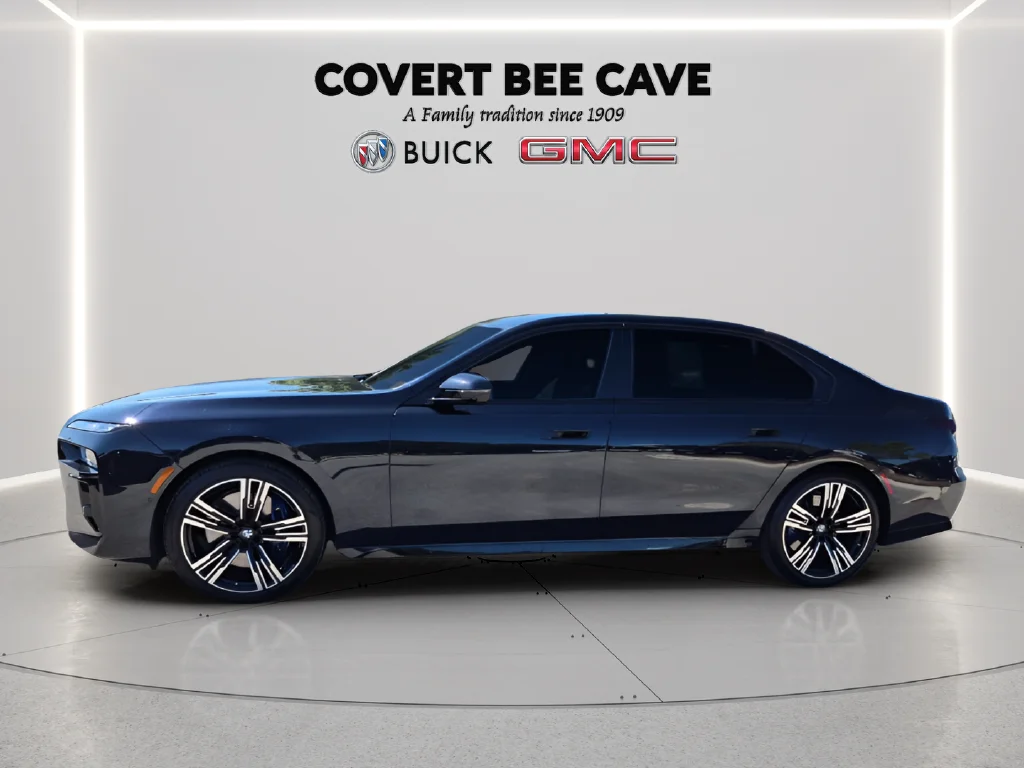 Used 2023 Black BMW 740i image 4