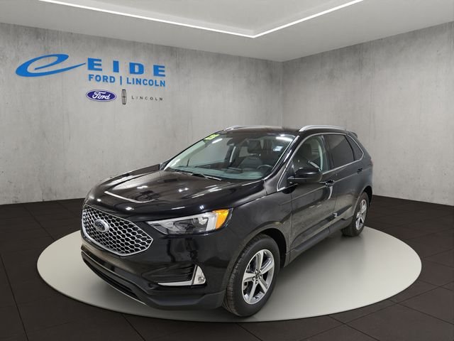 Used 2023 Black Ford SEL image 5
