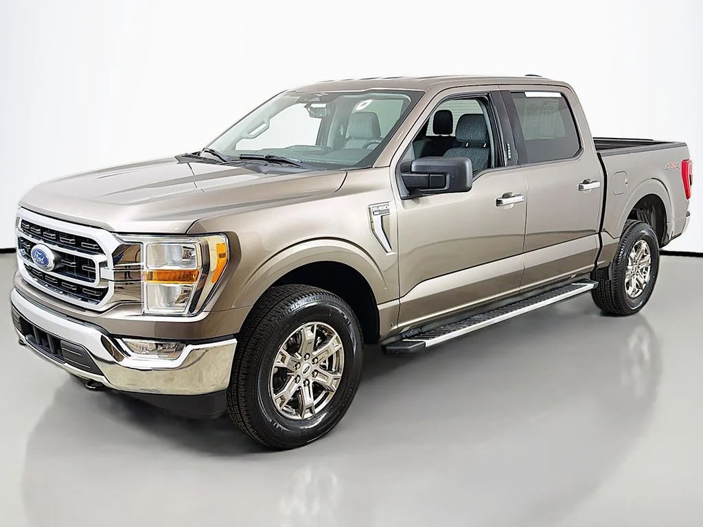 Used 2023 Stone Gray Metallic Ford XLT image 7