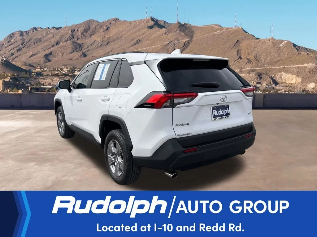 Used 2025 White Toyota XLE image 3