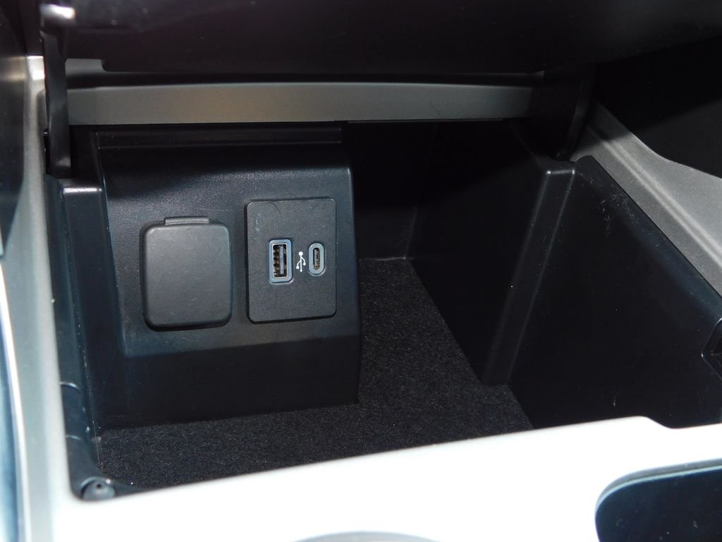 Used 2023 Black Ford XLT image 49