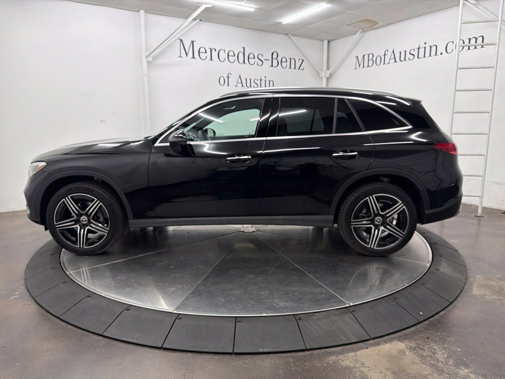 New 2027 Black Mercedes-Benz GLC 300 image 35