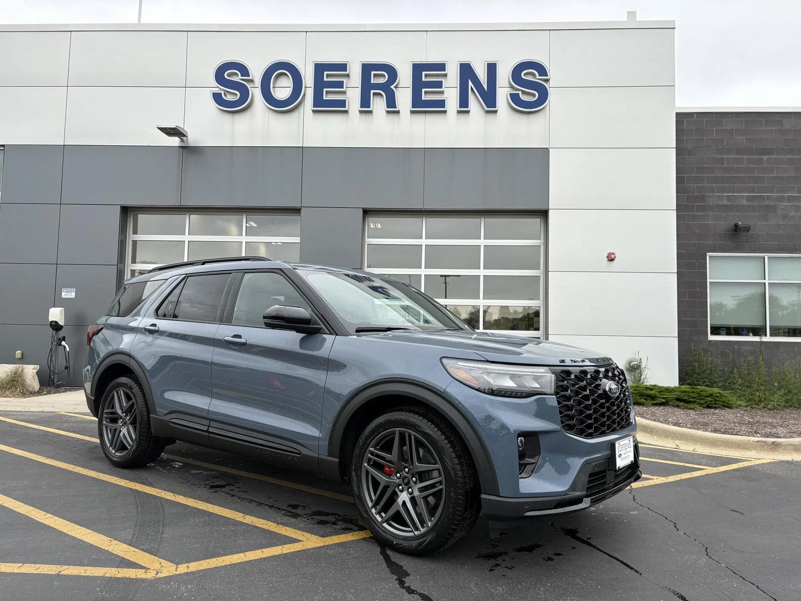 2026 Ford Explorer ST 4WD's photo