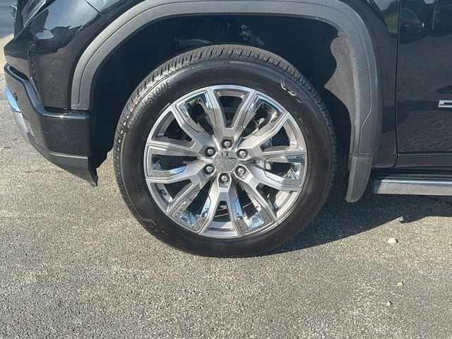 Used 2024 Black GMC Denali image 27