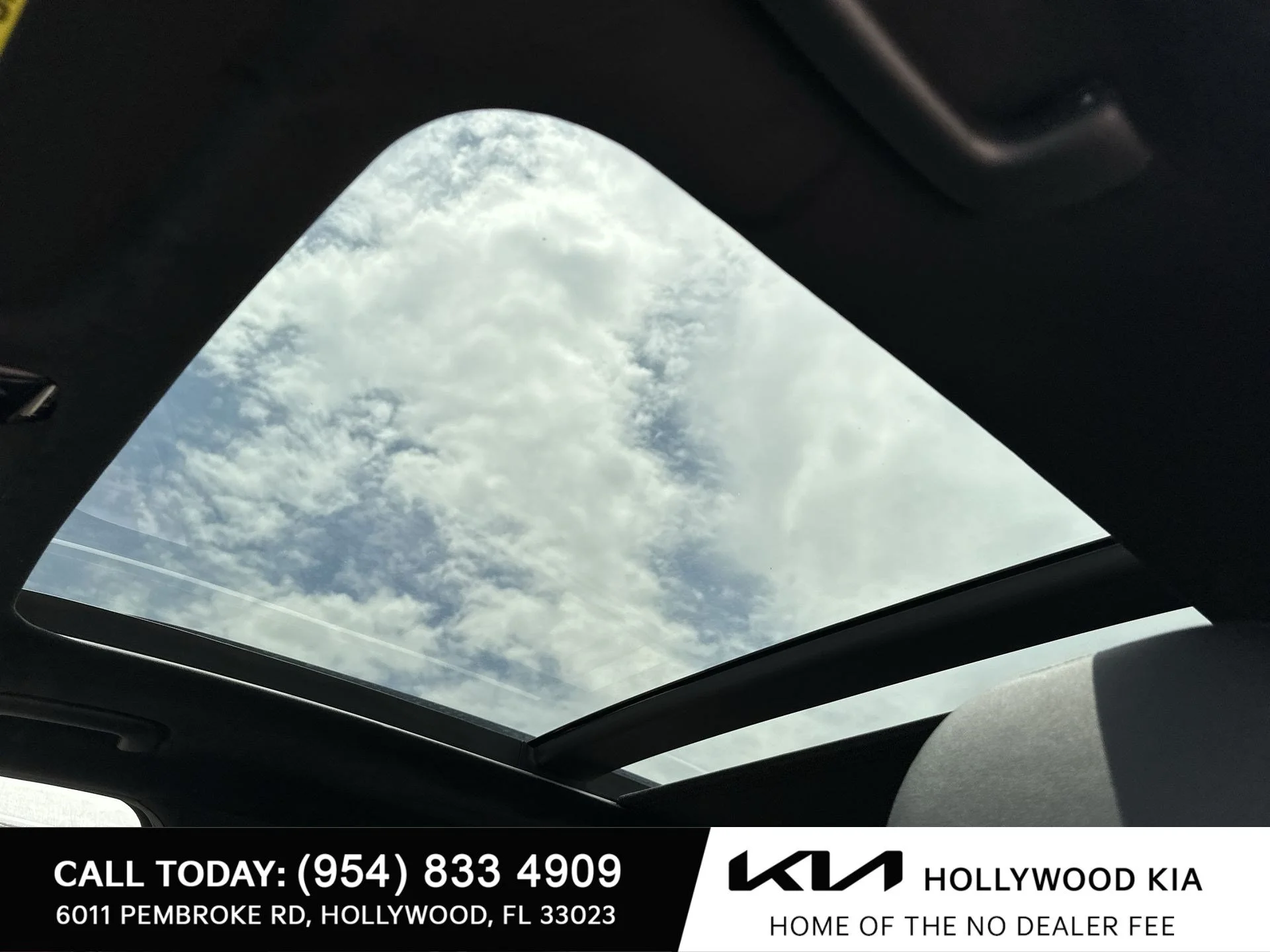 New 2025 Wolf Gray Kia  image 19