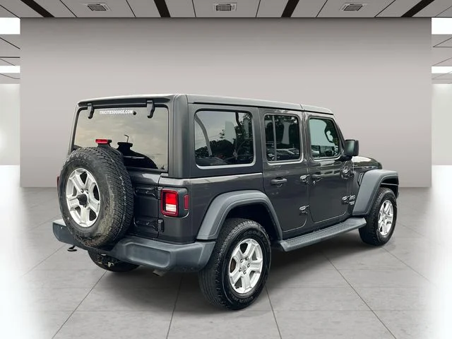 Used 2018 Gray Jeep Unlimited Sport S image 3