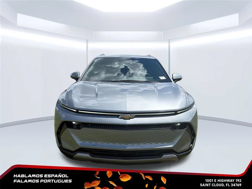 Used 2025 Sterling Gray Metallic Chevrolet LT image 8