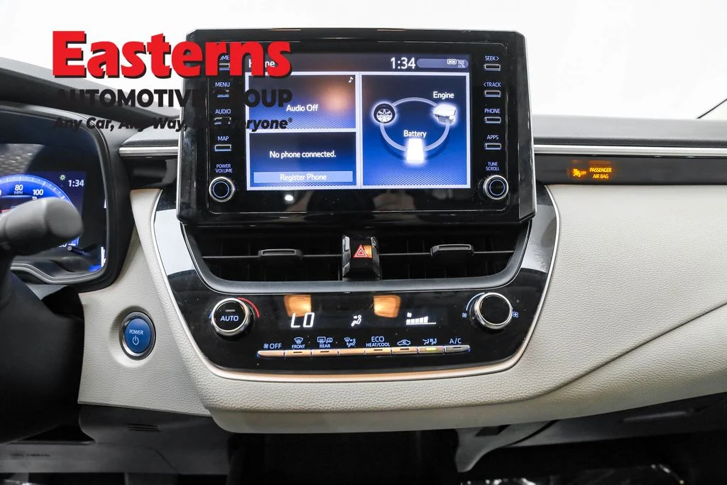 Used 2020 Gray Toyota LE image 12