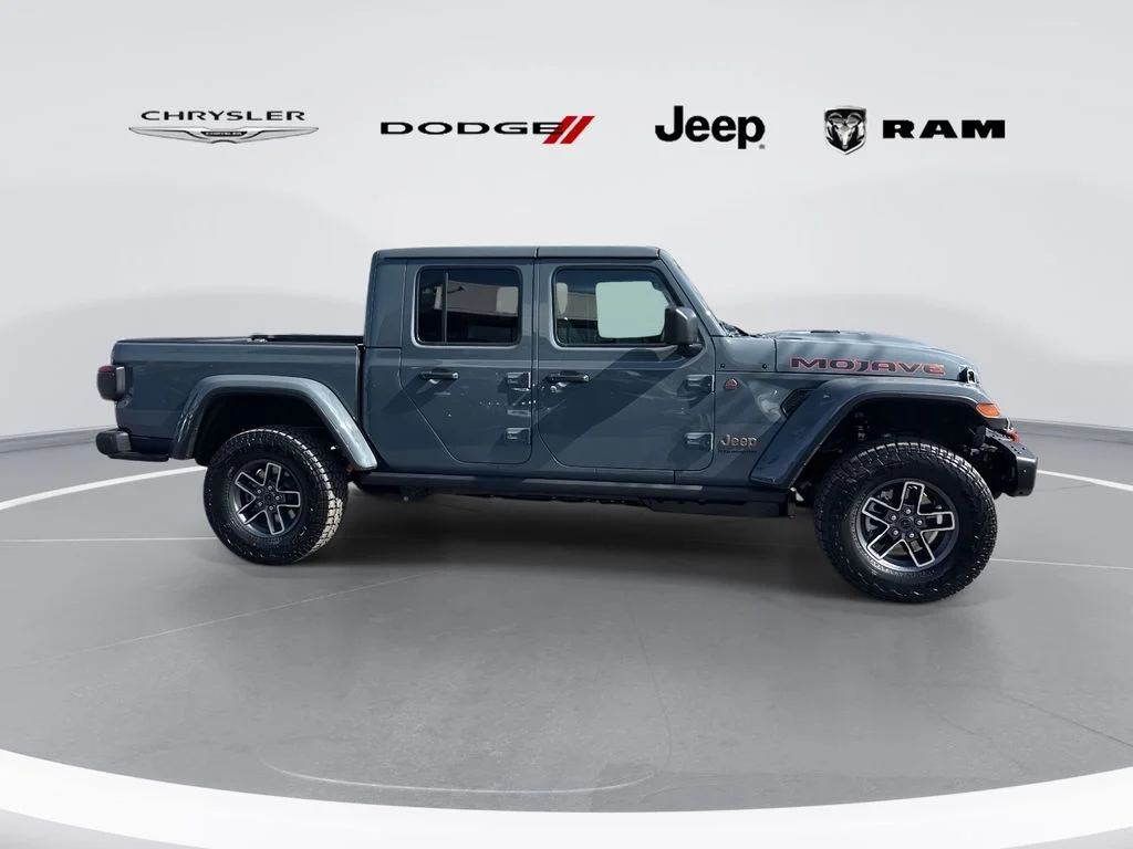 New 2026 Gray Jeep Mojave X image 2