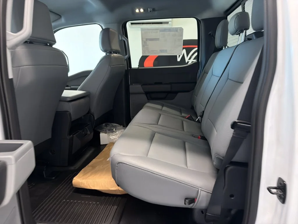 New 2027 Oxford White Ford F-350® XL image 13