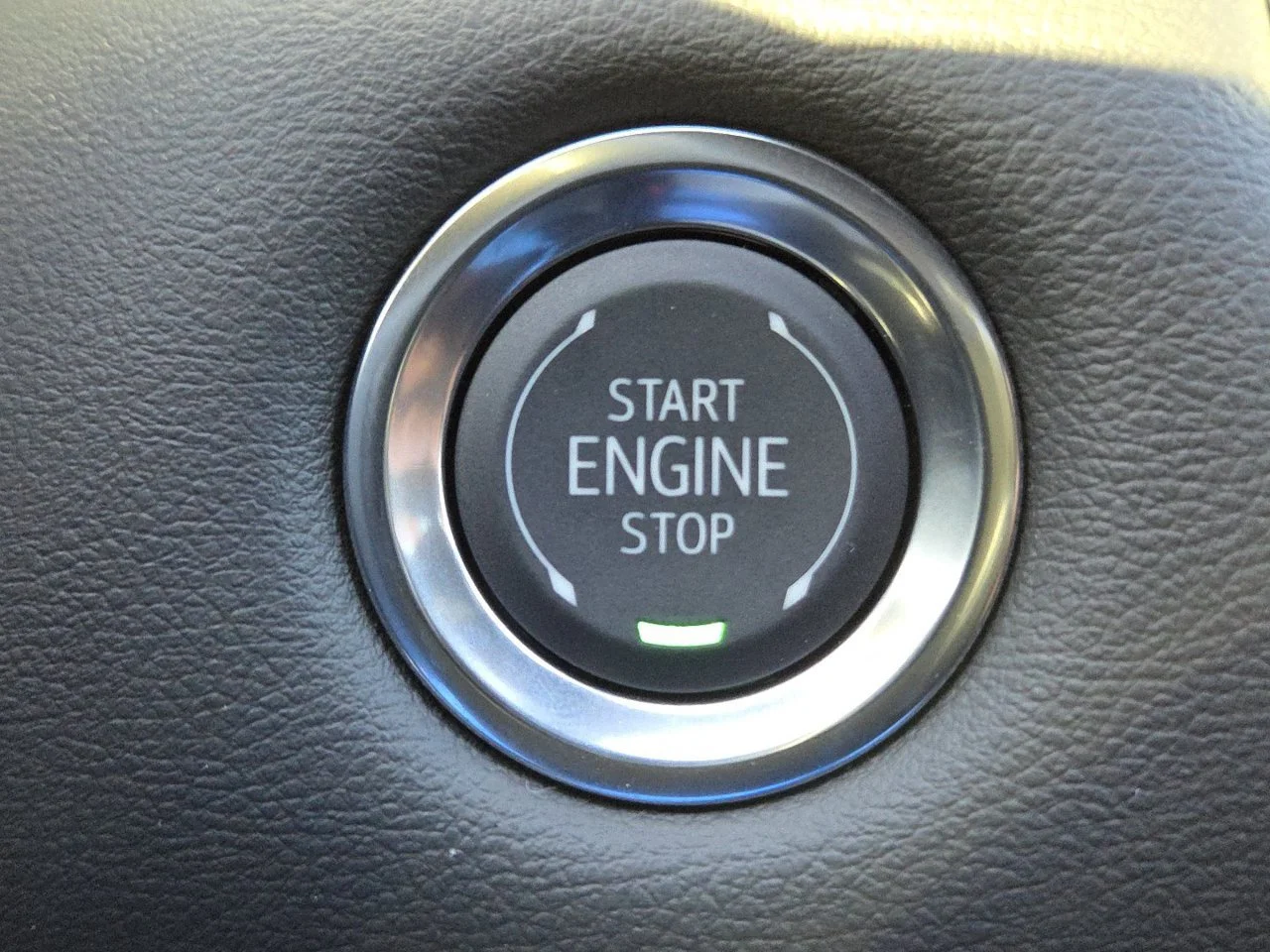 New 2026 Sterling Metallic GMC Elevation image 9