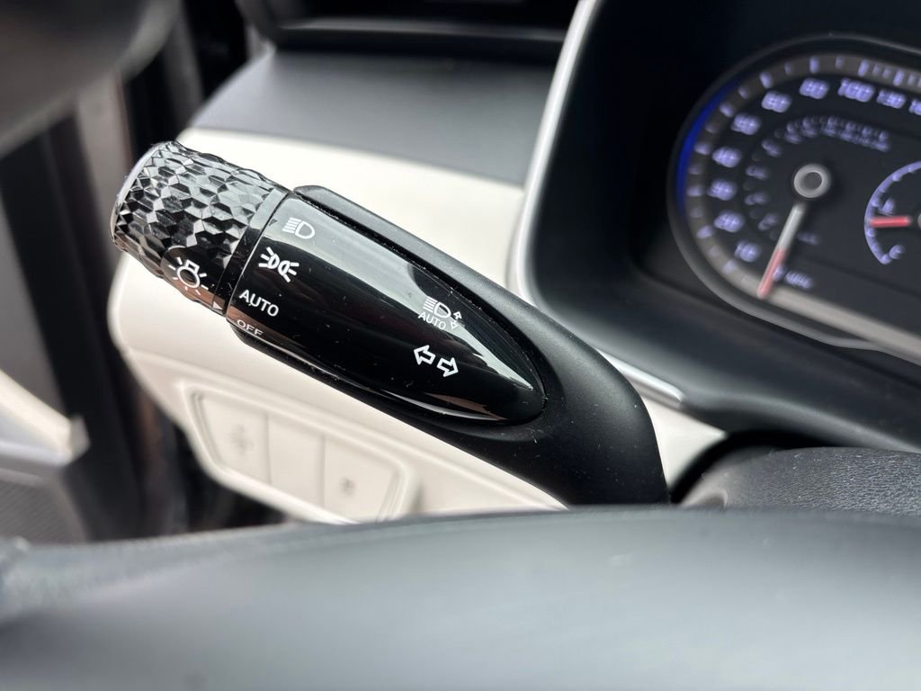 Used 2024 Gray Hyundai SE image 29