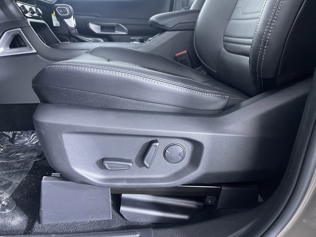 New 2025 Marsh Gray Ford Lariat image 13