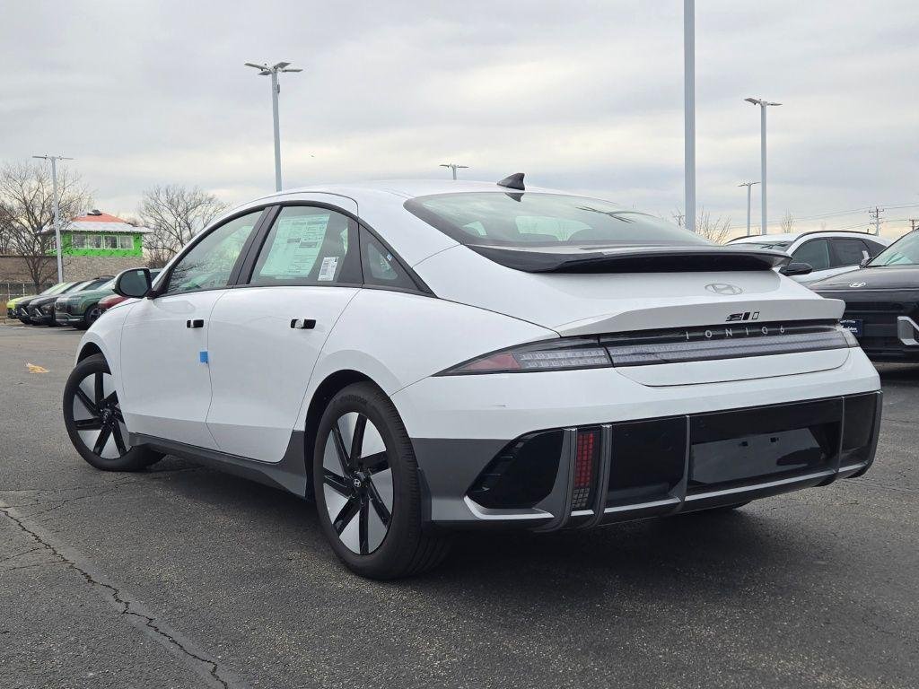New 2025 White Hyundai SE image 15