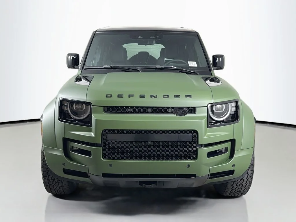 New 2026 Narvik Black Land Rover OCTA Black image 2