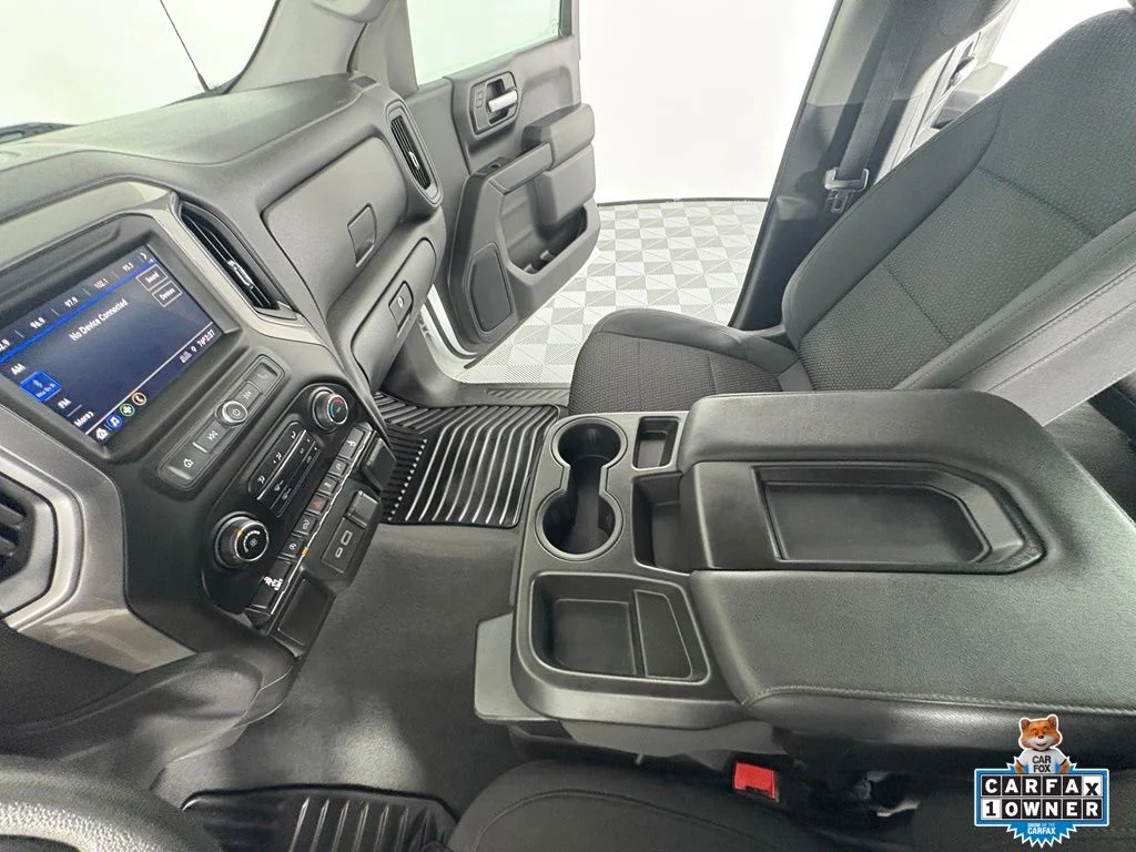 Used 2021 White Chevrolet Custom image 24