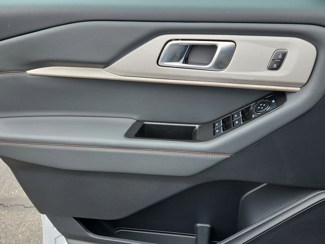 New 2026 Space White Metallic Ford Active image 7