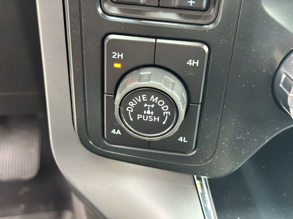 New 2025 Star White Metallic Tri-Coat Ford Lariat® image 27