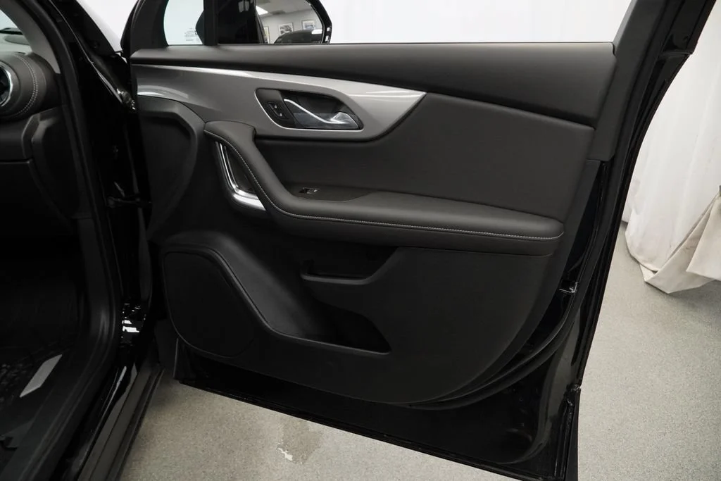 New 2026 Black Chevrolet 2LT image 28