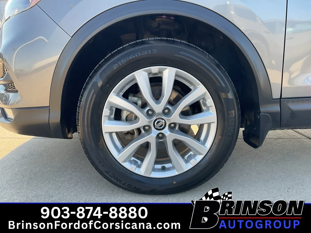 Used 2021 Gun Metallic Nissan SV image 13