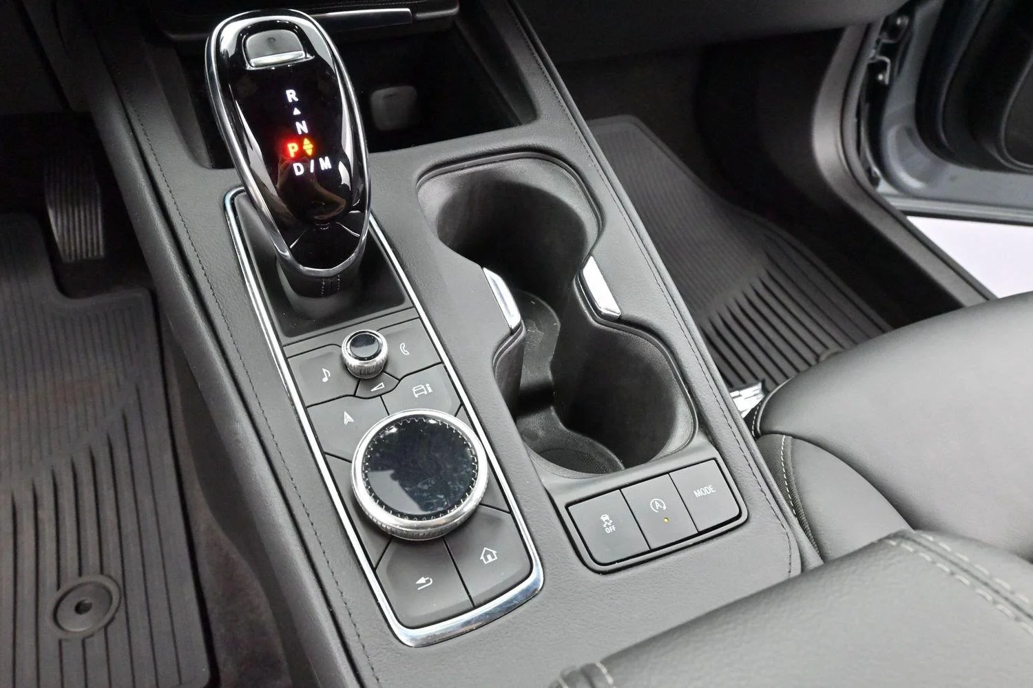 Used 2024 Argent Silver Metallic Cadillac Premium Luxury image 18