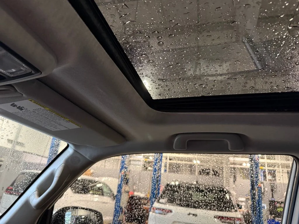 Used 2015 White Toyota SR5 Premium image 16