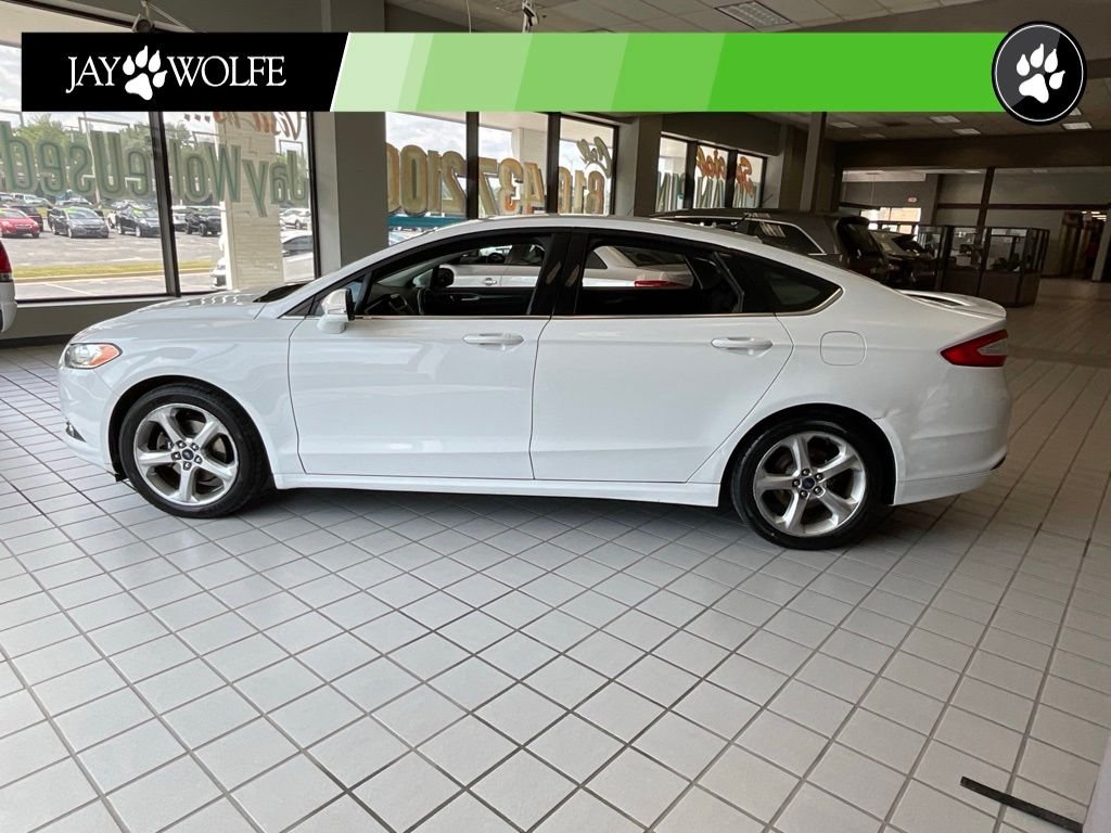 Used 2016 White Ford SE image 4