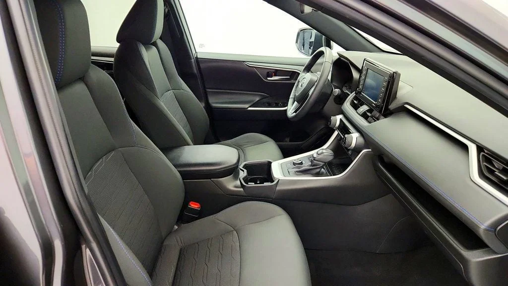Used 2022 Magnetic Gray Metallic Toyota Hybrid SE AWD w/ Weather Pkg, Moonroof & Power Liftgate image 23
