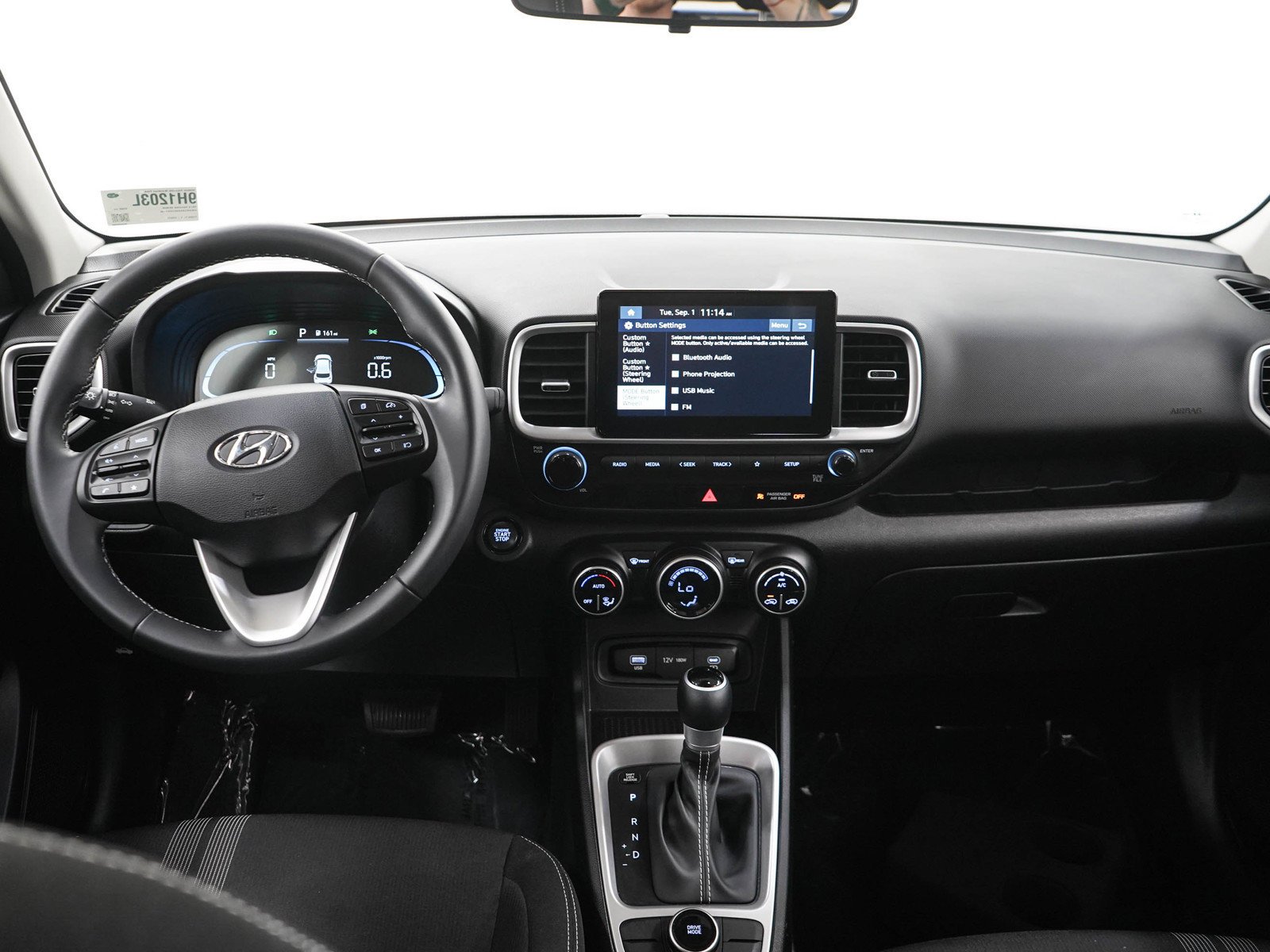 2024 Hyundai Venue SEL - Photo 15