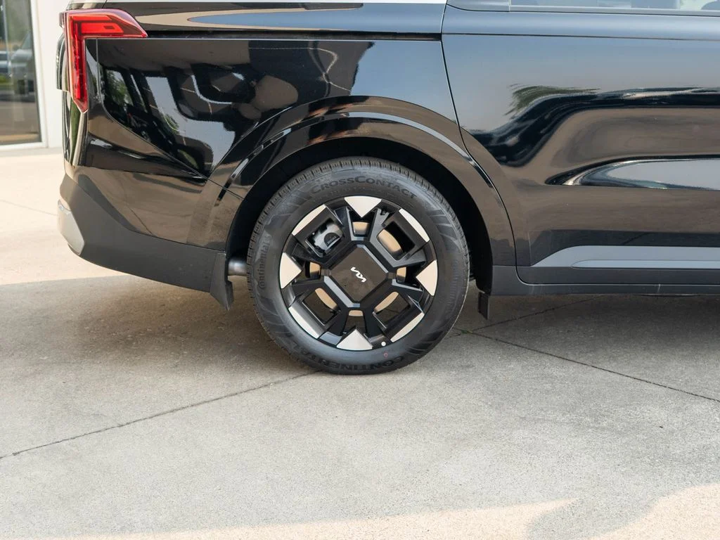 New 2026 Aurora Black Pearl Kia EX image 34