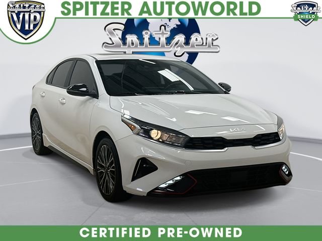 Used 2024 White Kia GT-Line image 1