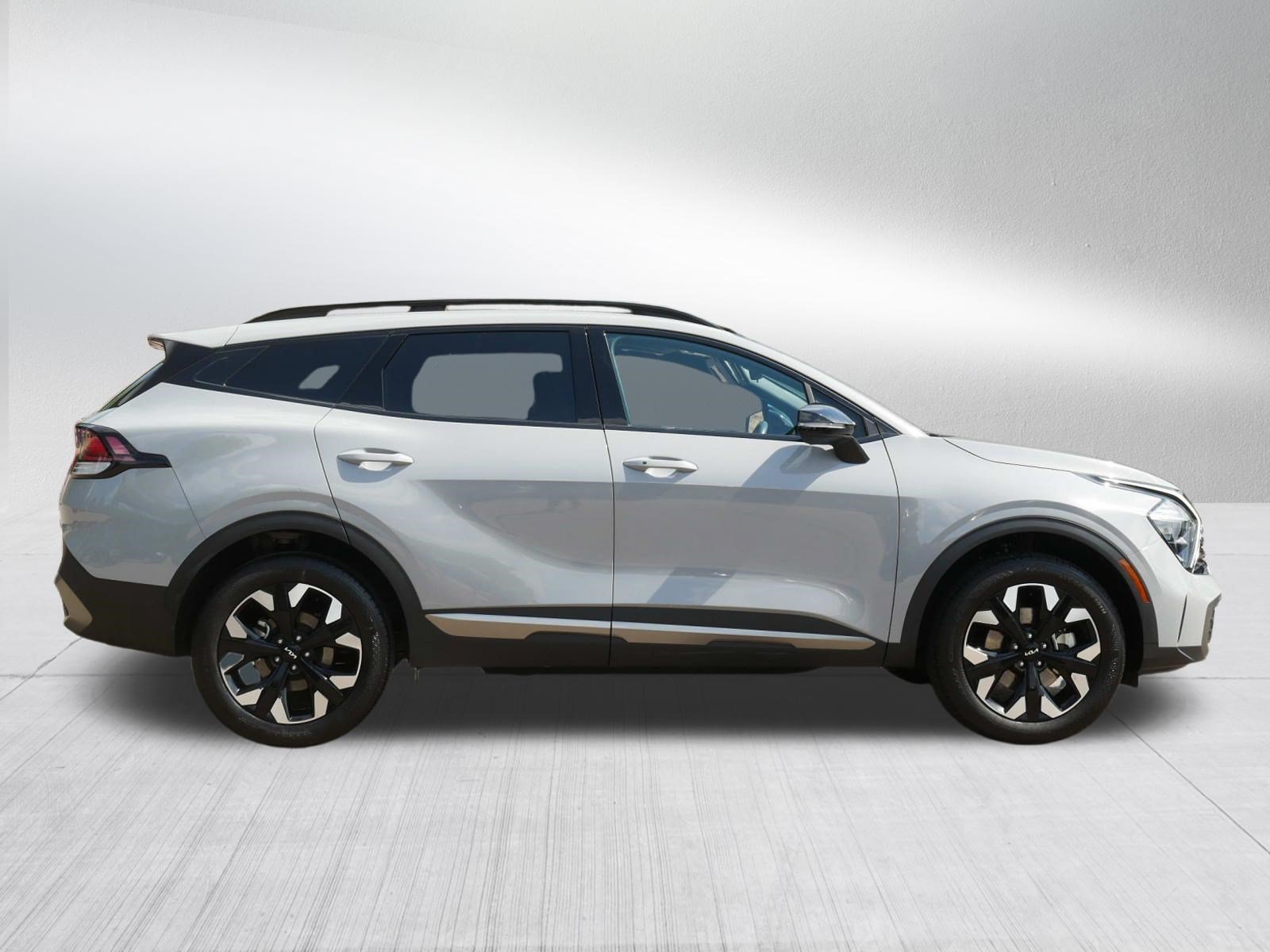 Used 2023 Wolf Gray Kia X-Line image 8