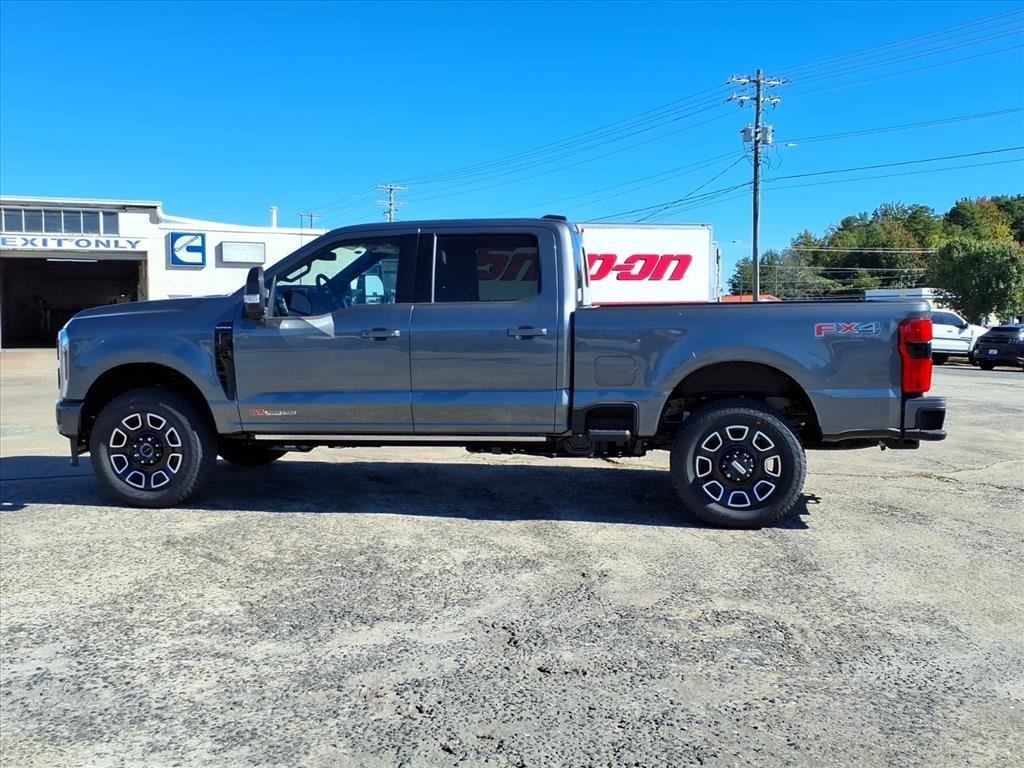 2026 Ford F-250 Super Duty Platinum - Photo 17