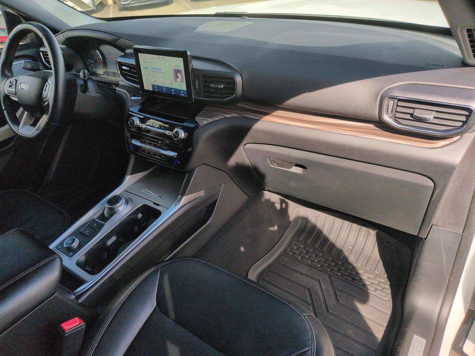 Used 2022 Star White Metallic Tri-Coat Ford Limited image 40