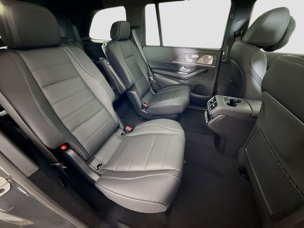 New 2026 MANUFAKTUR Silicon Grey Mercedes-Benz GLS 450 image 30
