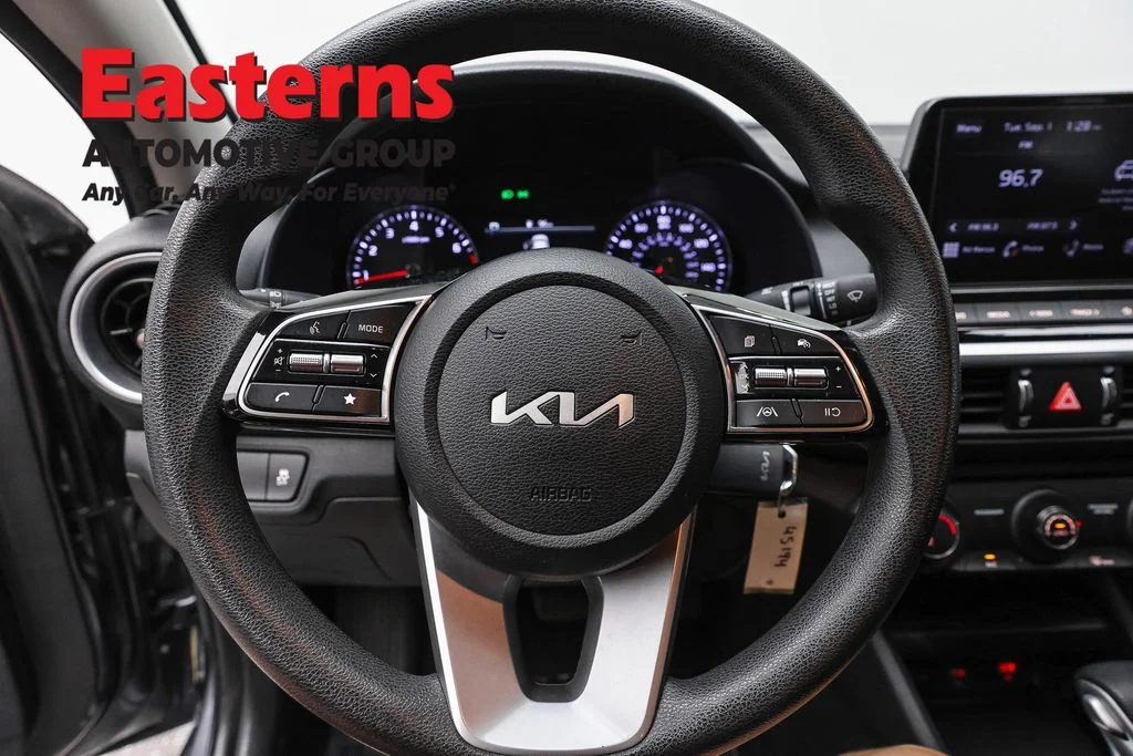 Used 2024 Gray Kia LXS image 9