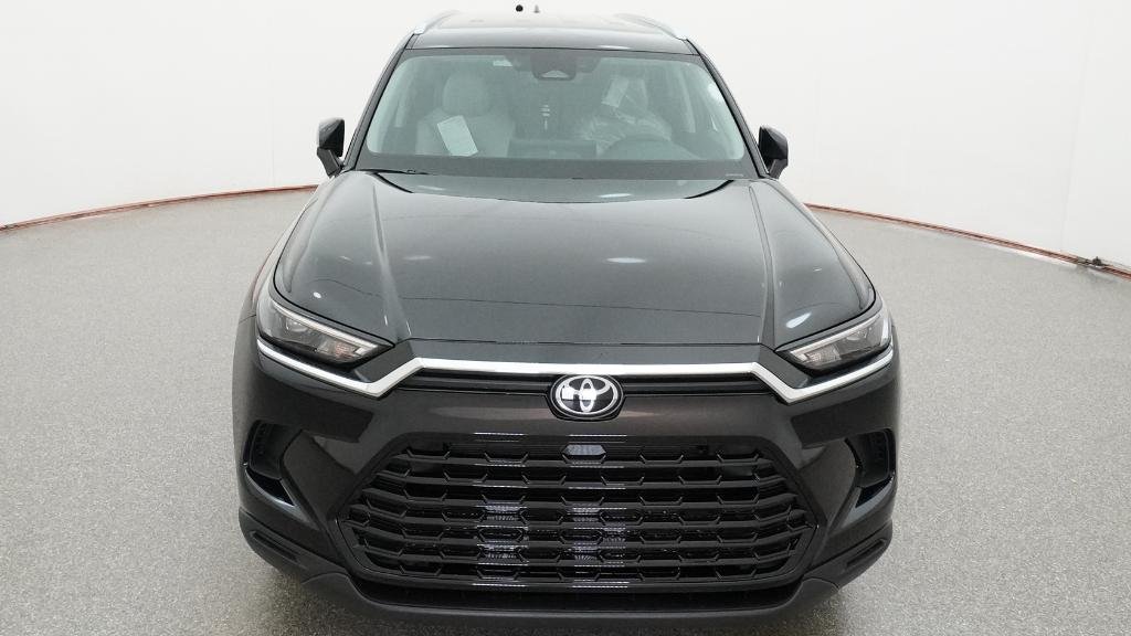 New 2026 Midnight Black Metallic Toyota XLE image 6