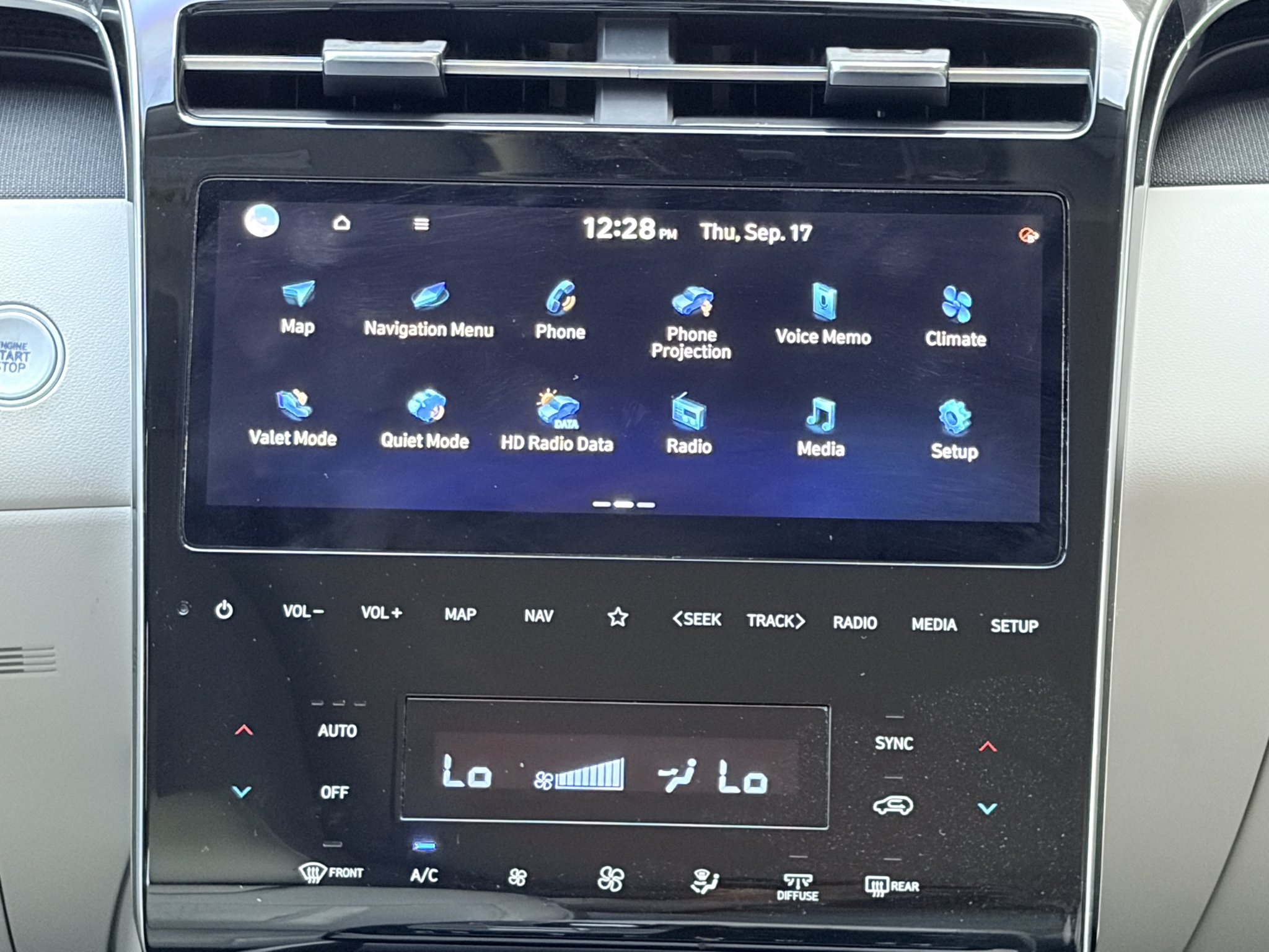 Used 2022 Quartz White Hyundai Limited image 16