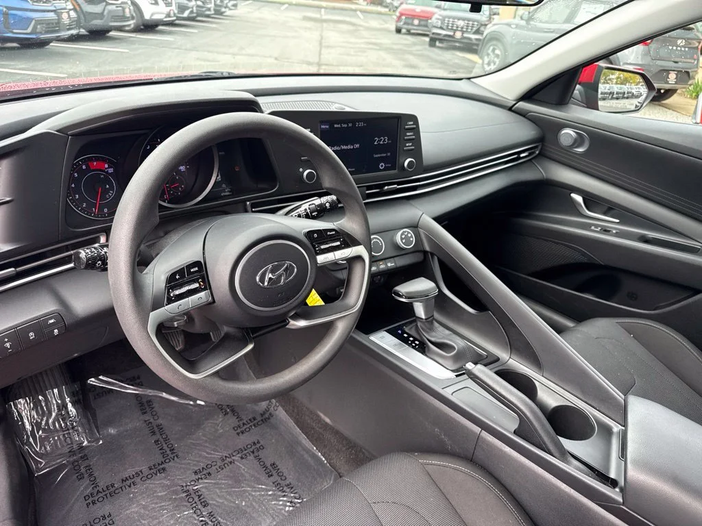 Used 2023 Red Hyundai SE image 8