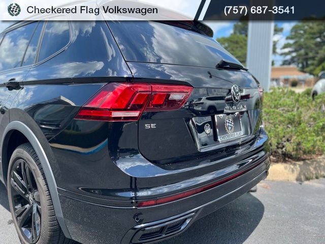 Used 2023 Deep Black Pearl Volkswagen 2.0T SE R-Line Black image 9