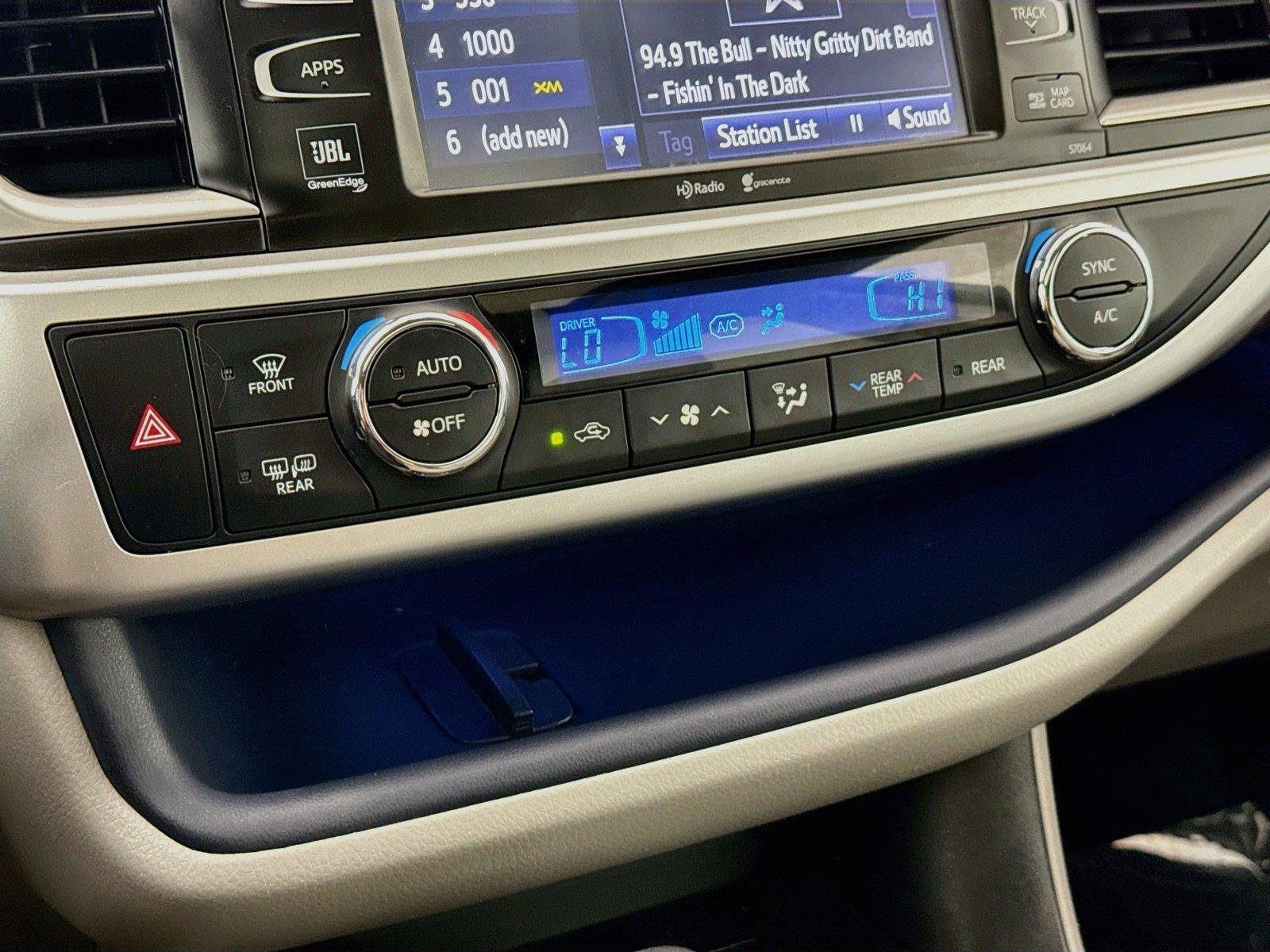 Used 2015 Silver Sky Metallic Toyota Limited image 25